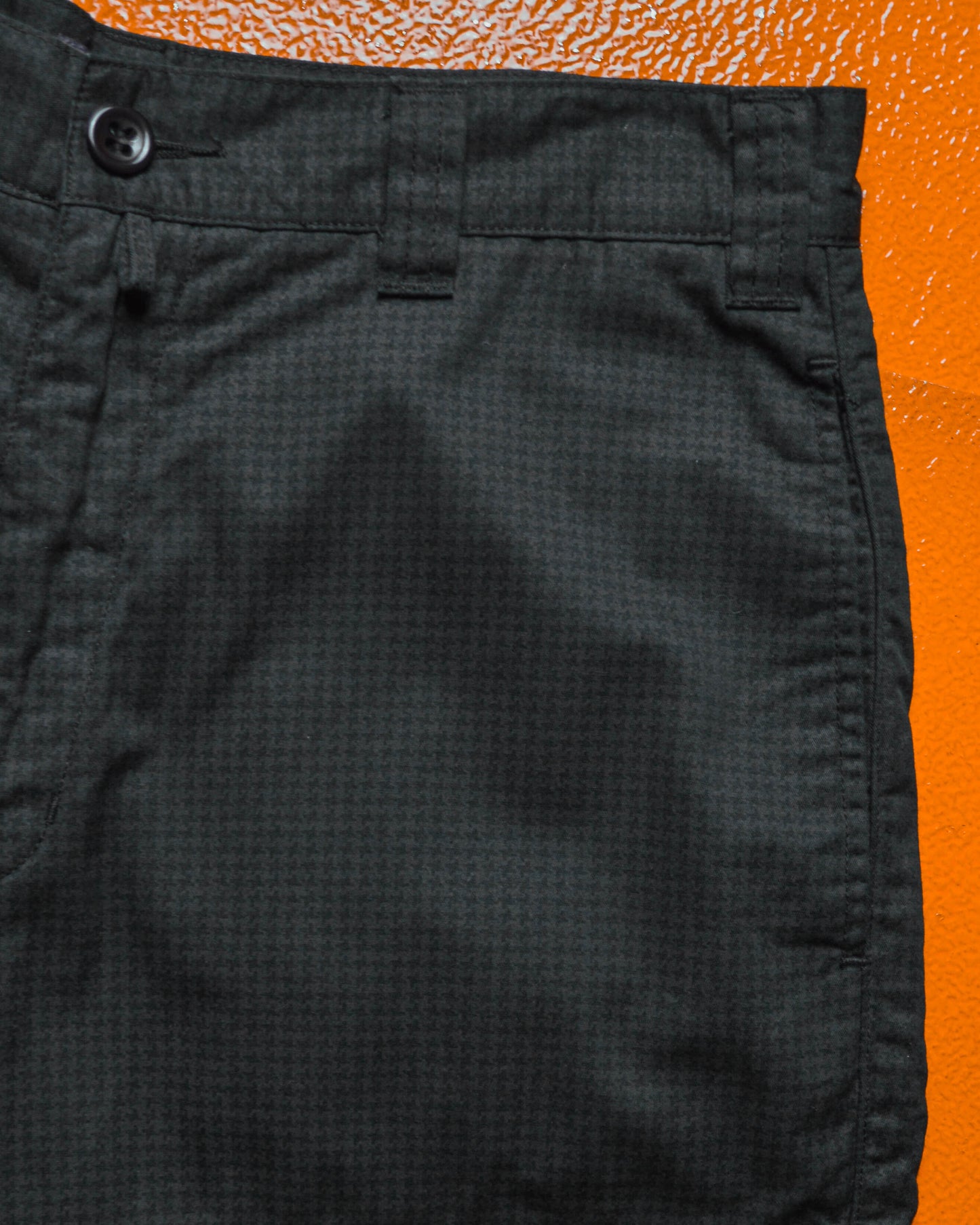 Tonal Black Houndstooth Pattern Side Pocket Cargo Shorts ( 30 & 32)