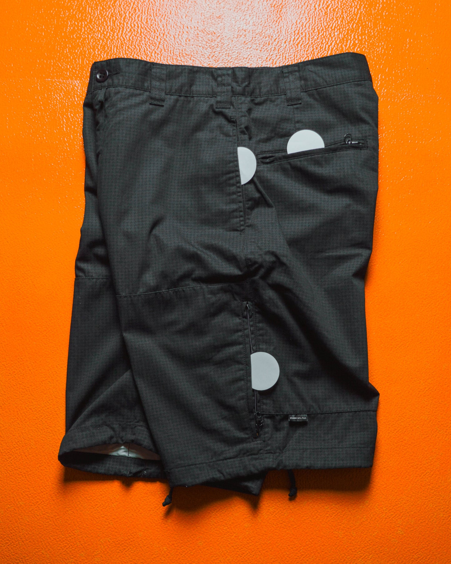 Tonal Black Houndstooth Pattern Side Pocket Cargo Shorts ( 30 & 32)