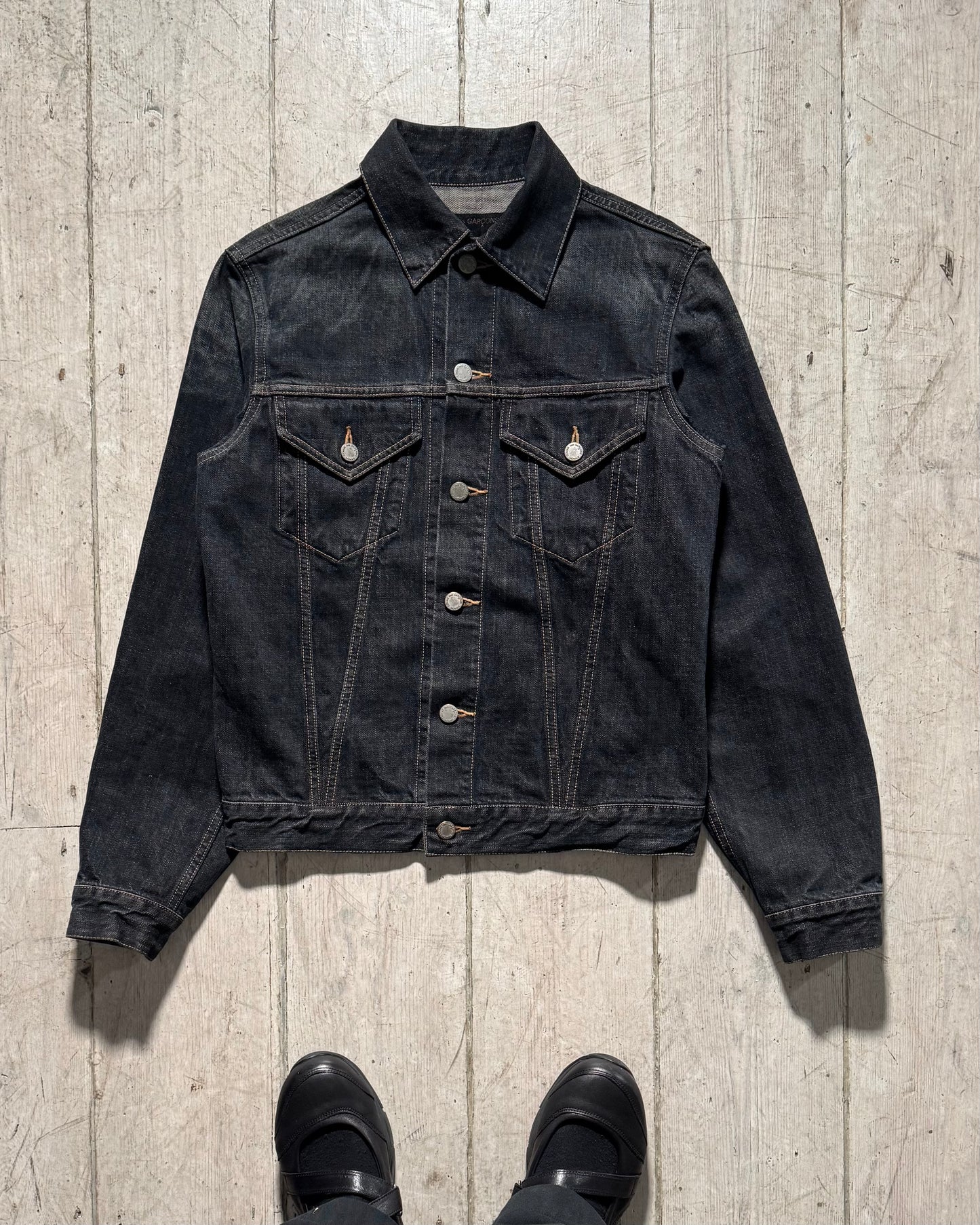 2003 Washed Dark Wash Denim Trucker Jacket (~M~)