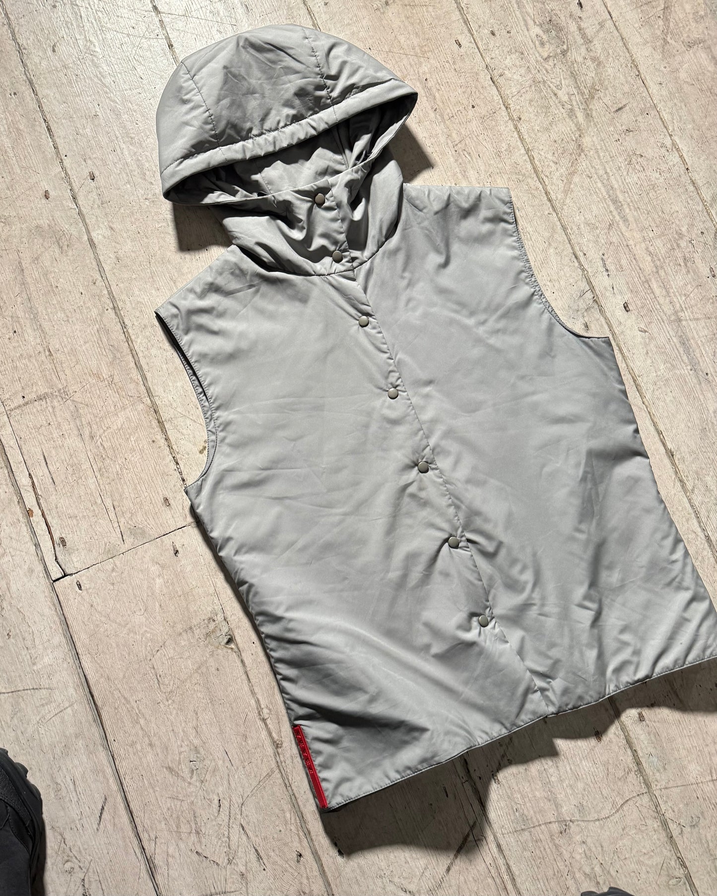 Grey Hooded Snap Down Lightly Padded Minimal Vest (~S~)