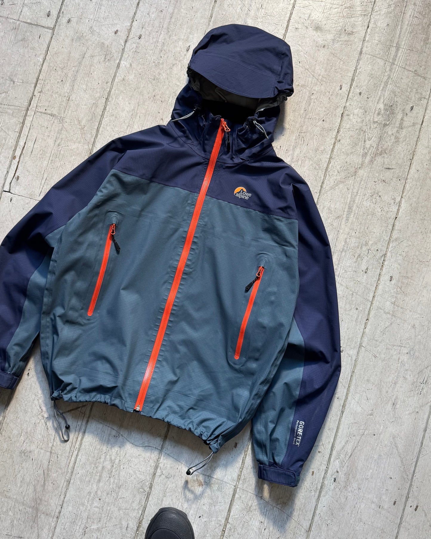 2000s  Blue / Orange Panelled Gore-tex Jacket (~M~)