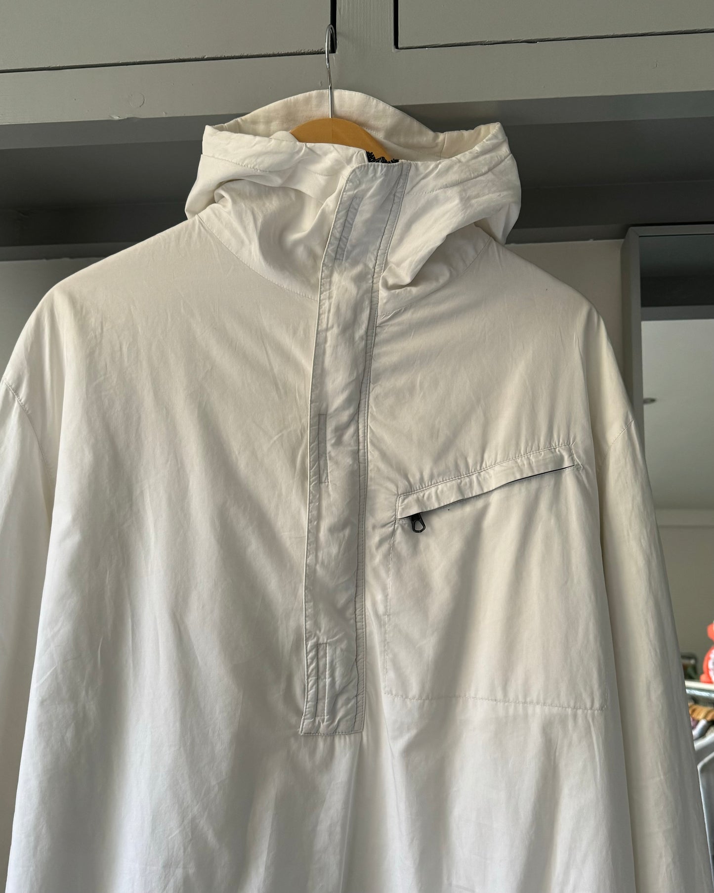 AW1999 Relax White Padded Asymmetrical Lightweight Anorak Jacket (L)