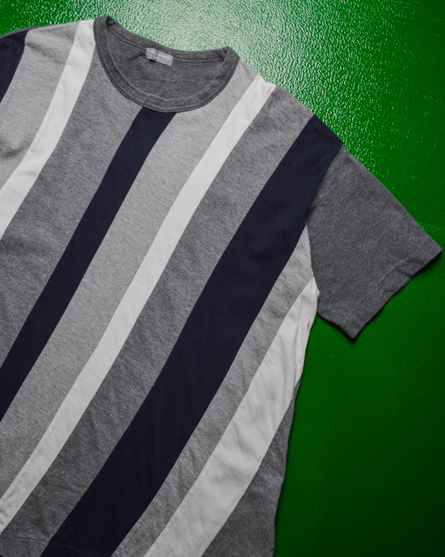 2000 Diagonal Panelled Grey T-shirt (~M~)