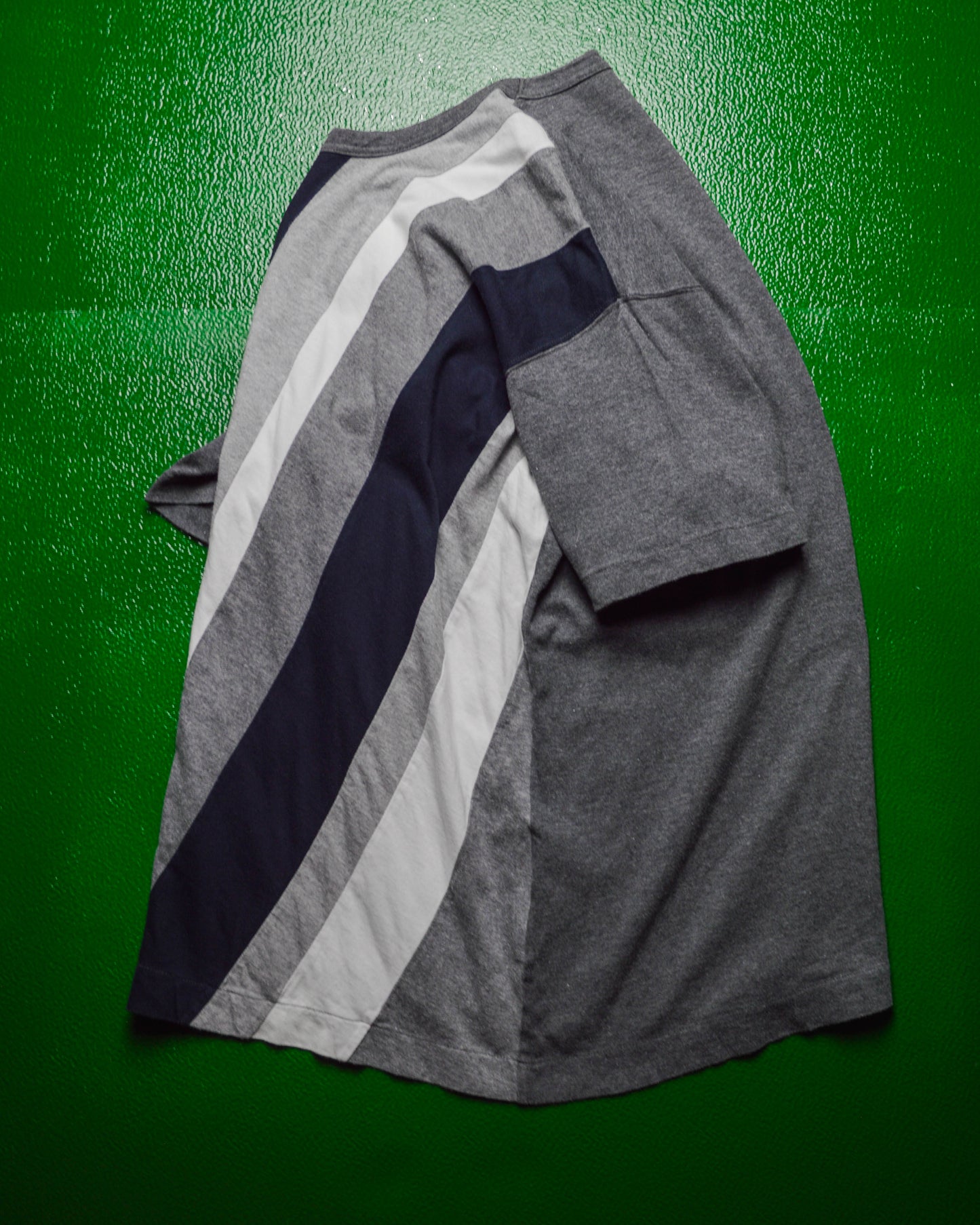 2000 Diagonal Panelled Grey T-shirt (~M~)