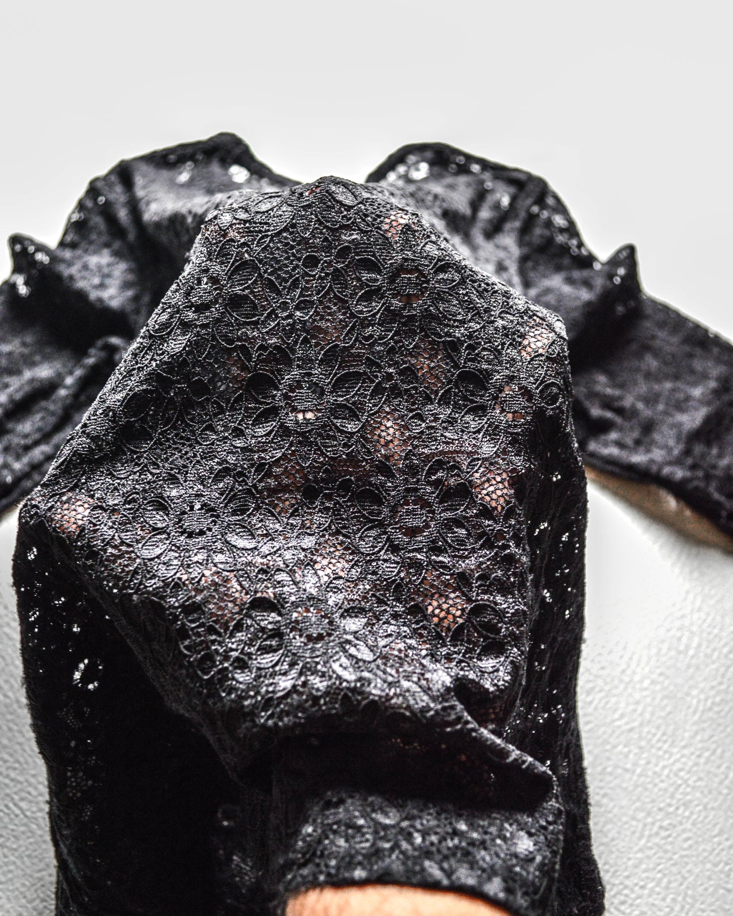 2000 Black Floral Lace Longsleeve Nylon Rayon Poly Blend Knit Top