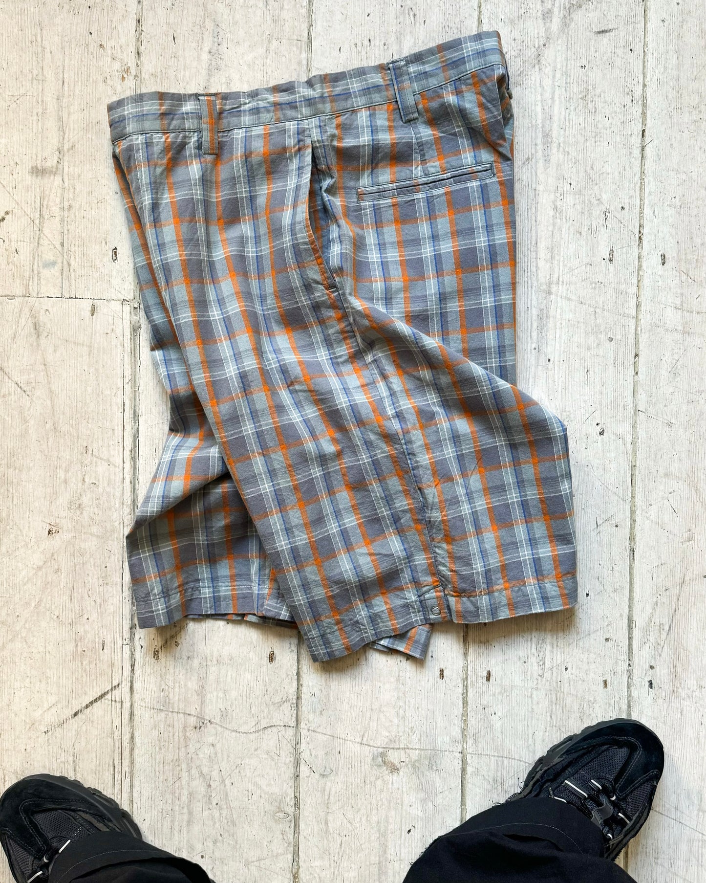 Grey Orange Blue Plaid Shorts (32)