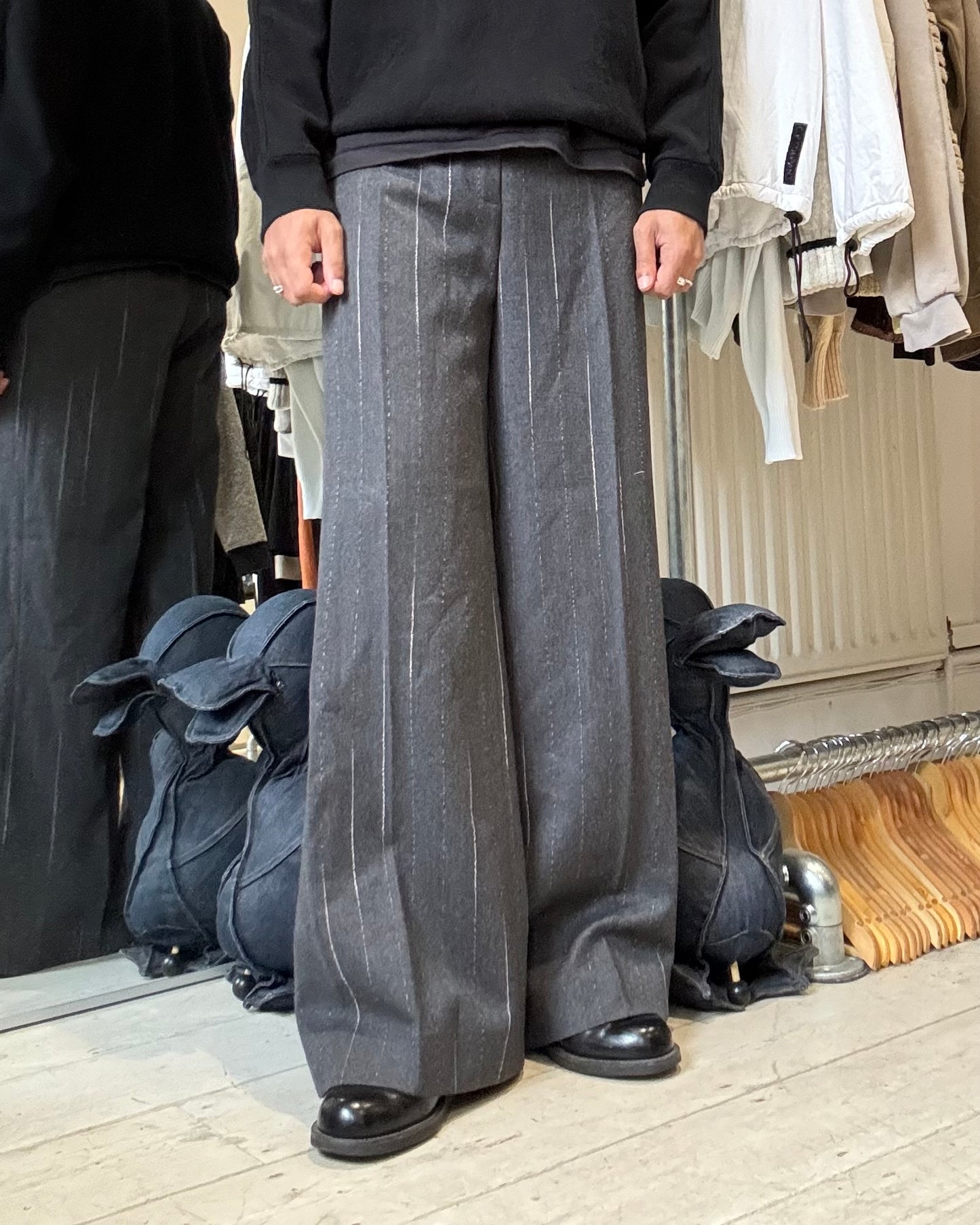 Early 2000s Grey Staggered Pinstripe Virgin Wool Wide Dress Pants  (~30~)