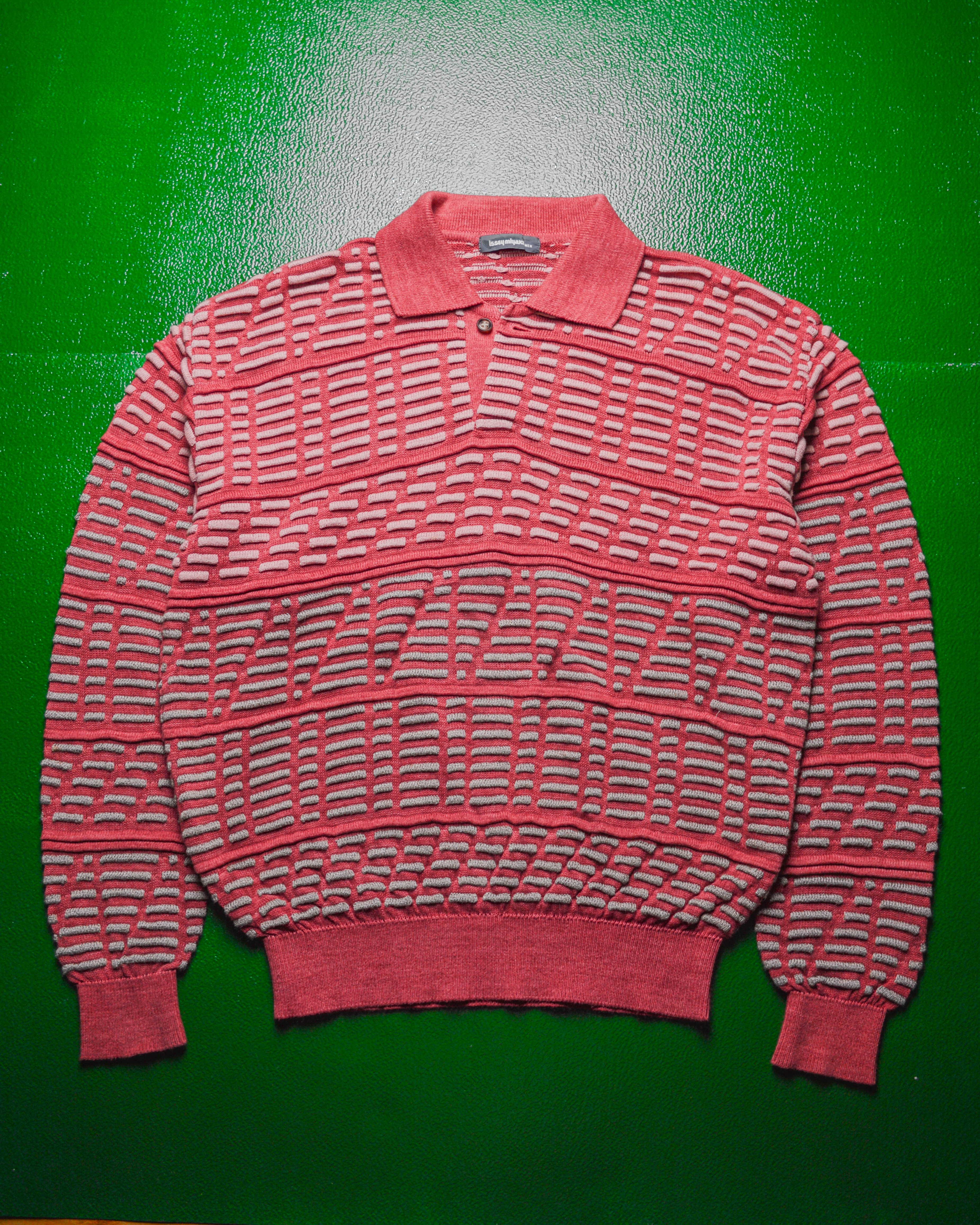 Issey Miyake Vintage SS 1989 Red Peach 3D Striped Pattern Knit LS Polo  Jumper (~L~) – shop.allenreji