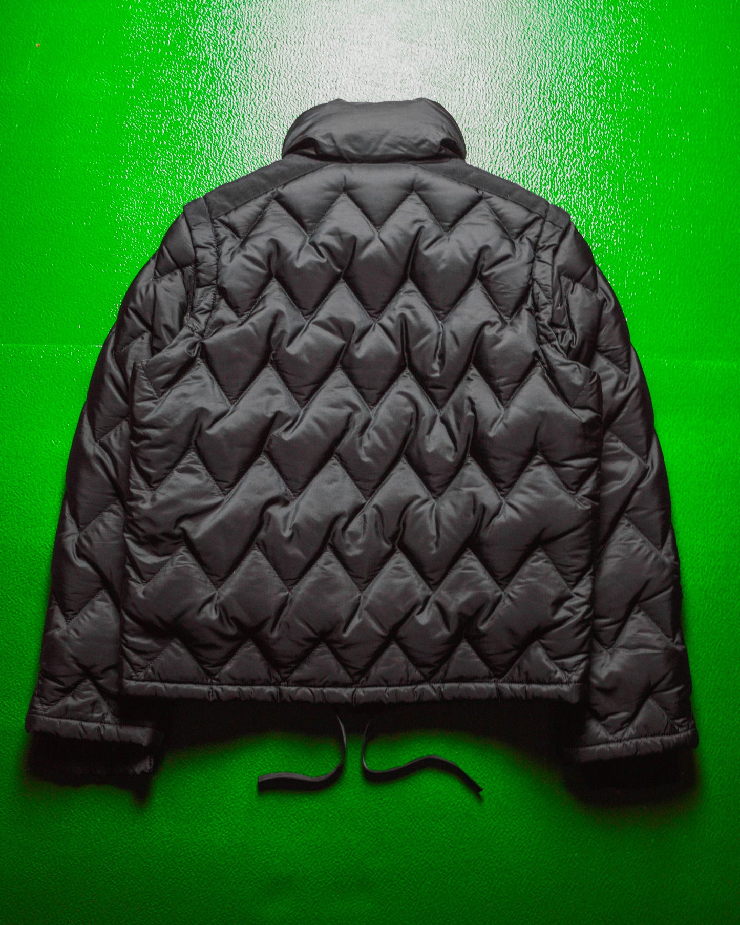 Black Zig Zag Panel 2 in 1 Detachable Sleeve Puffer Jacket (~S~)