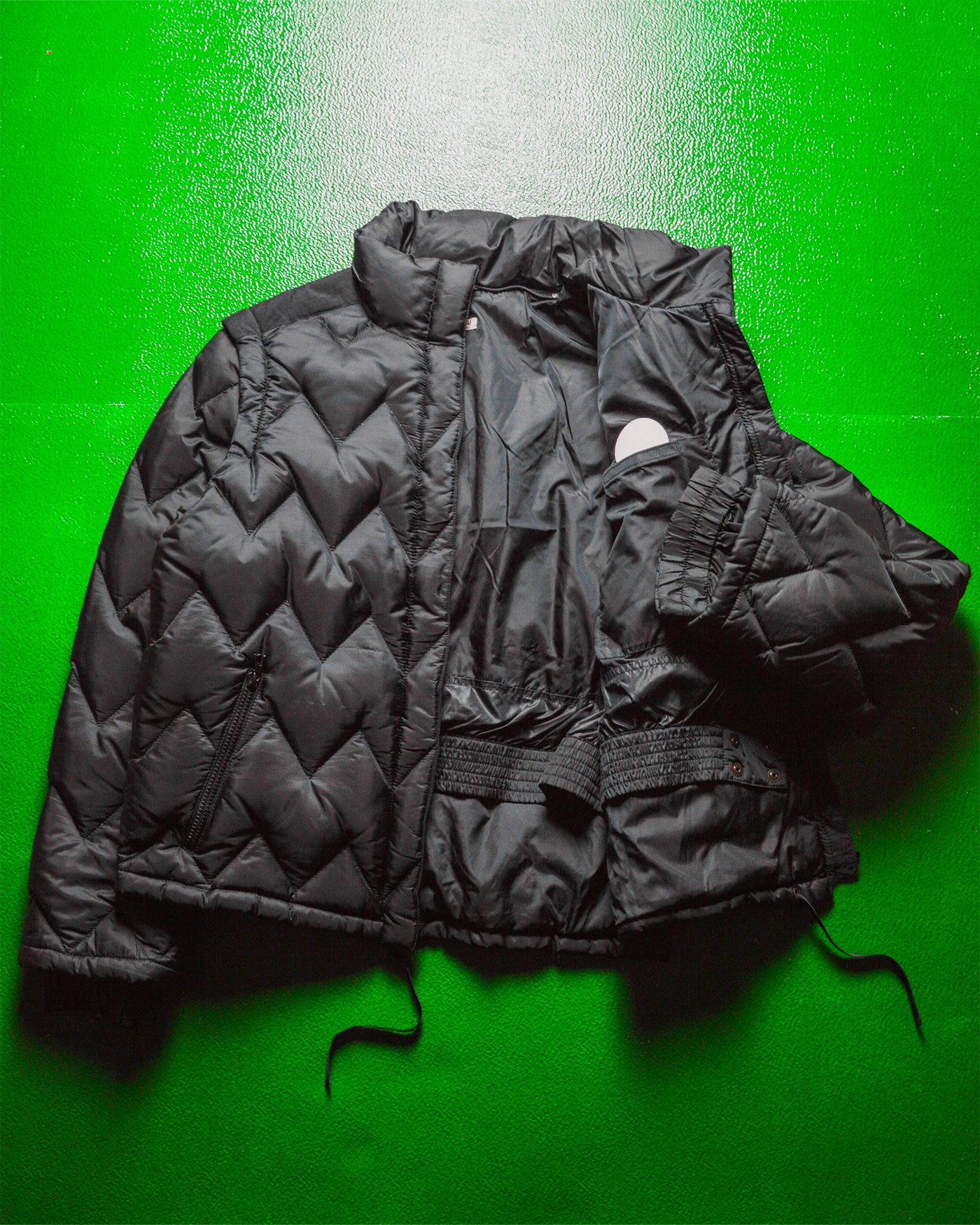 Black Zig Zag Panel 2 in 1 Detachable Sleeve Puffer Jacket (~S~)