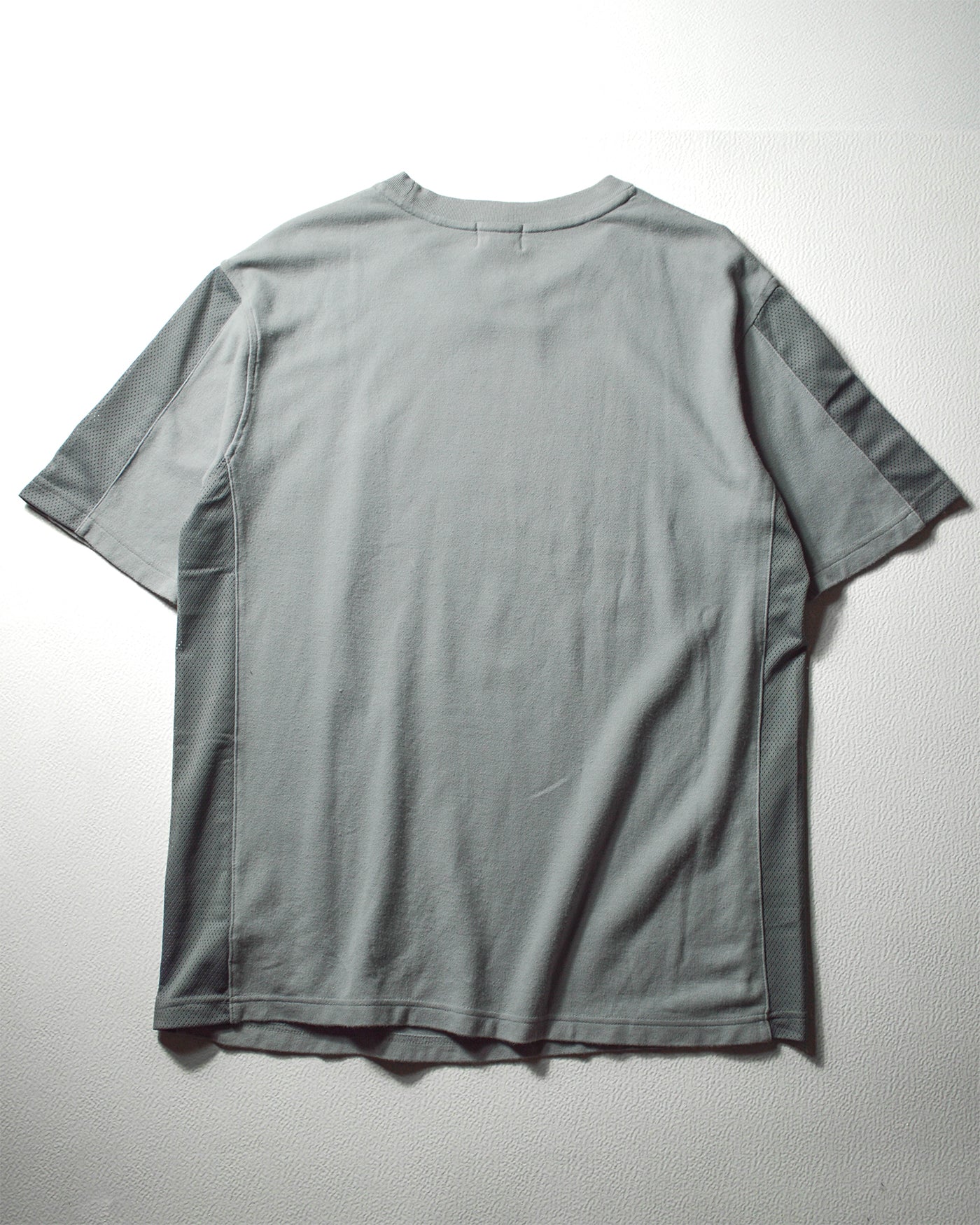 Early 2000s Grey Side Mesh Panelled T-shirt (~L~)