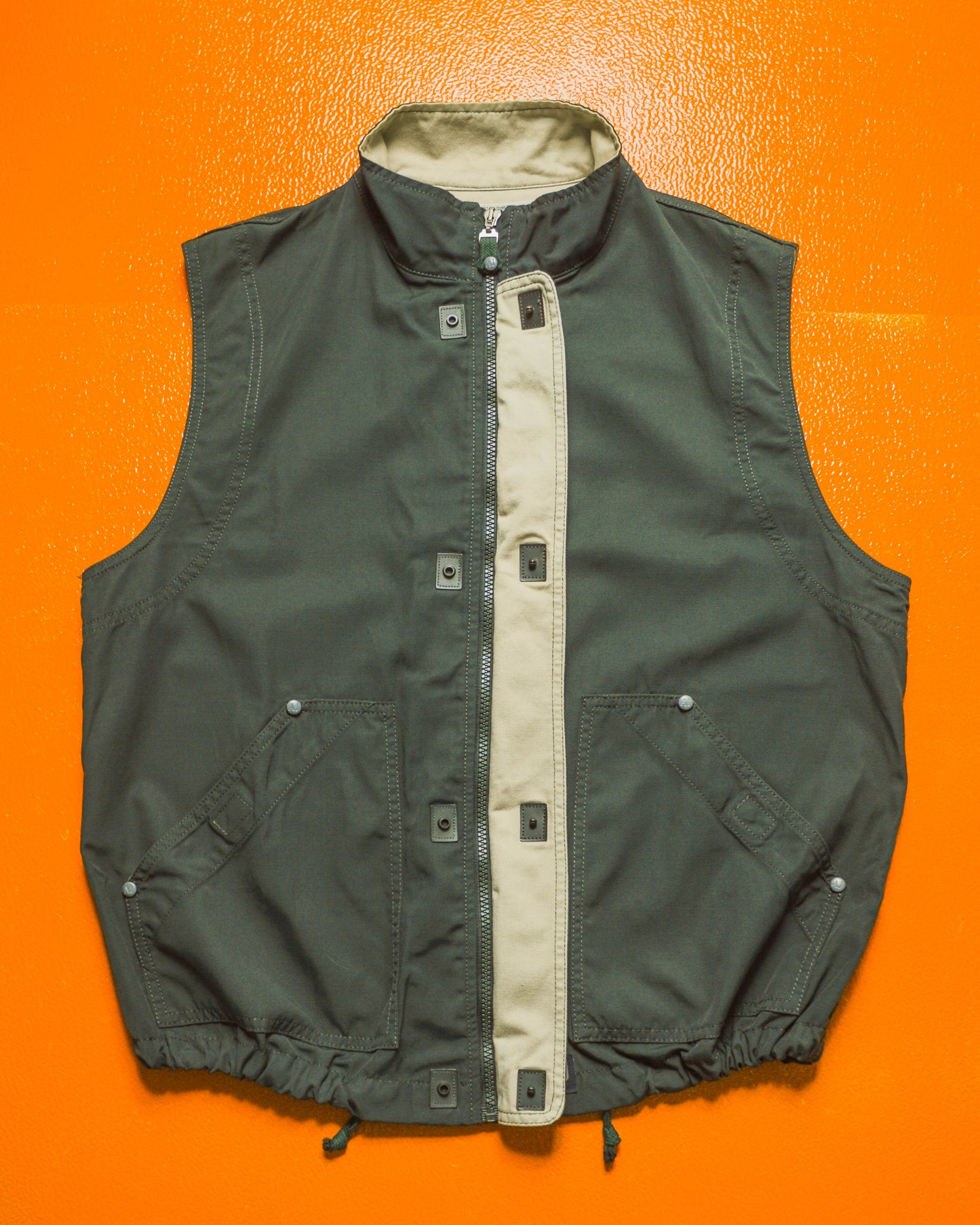 90s Muted Bottle Green Contrast Plastic Snap Closure Vest (~M~)