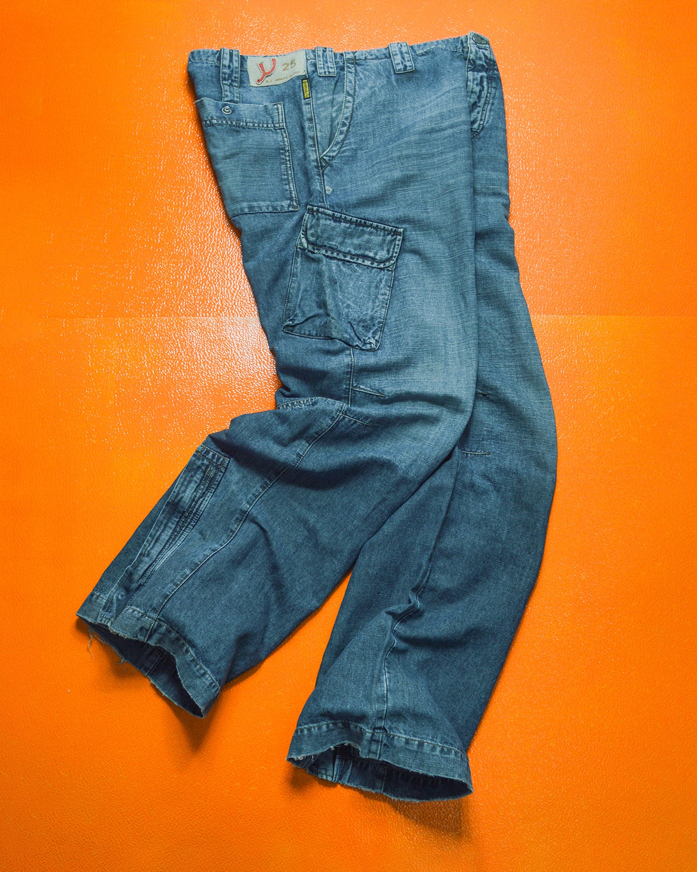 Relaxed Asymmetrical Medium Wash Blue Denim Cargo Pants (36~38)