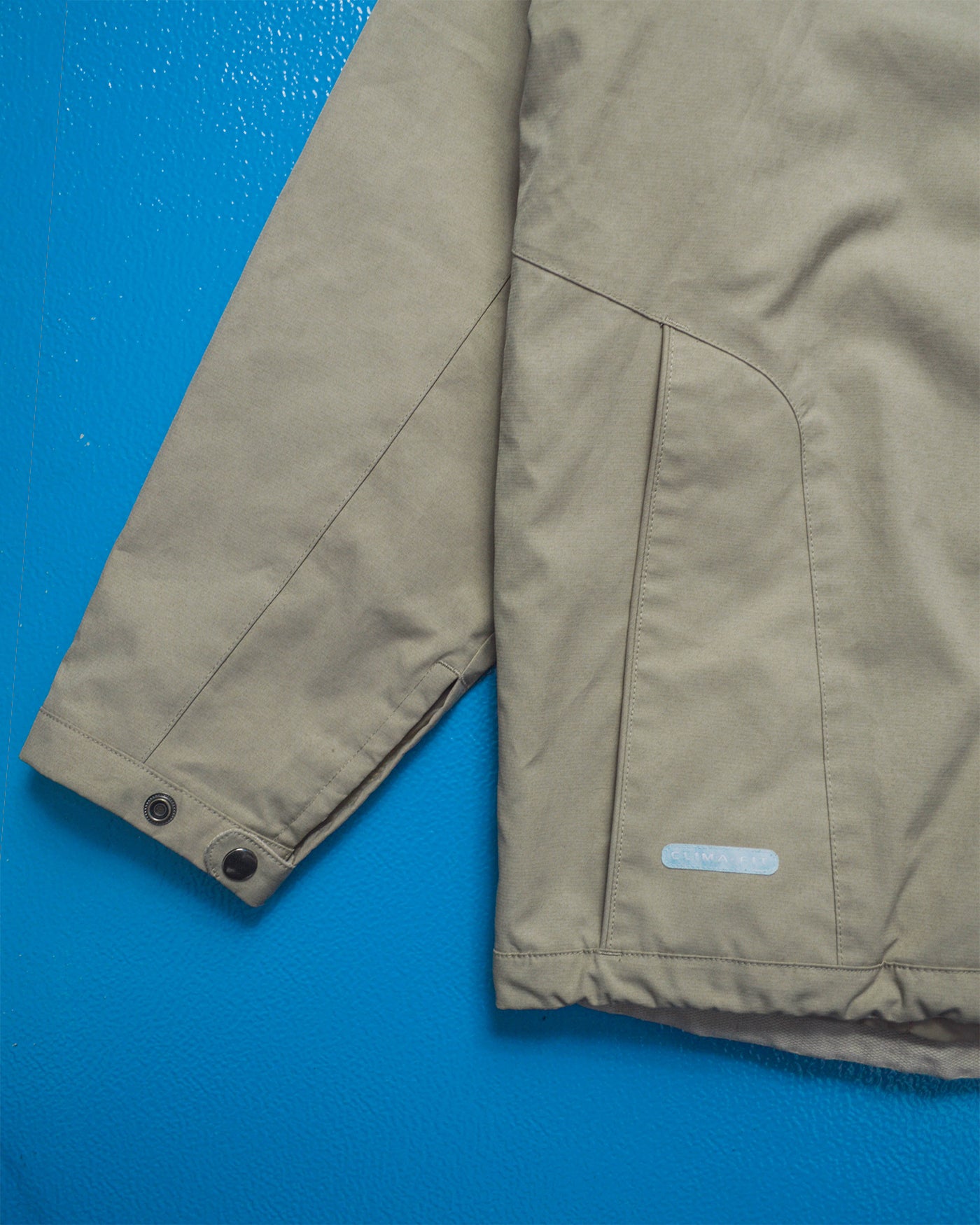 Fall 2003 Tonal Concealed Pocket Articulated Tan Raglan Jacket (L)