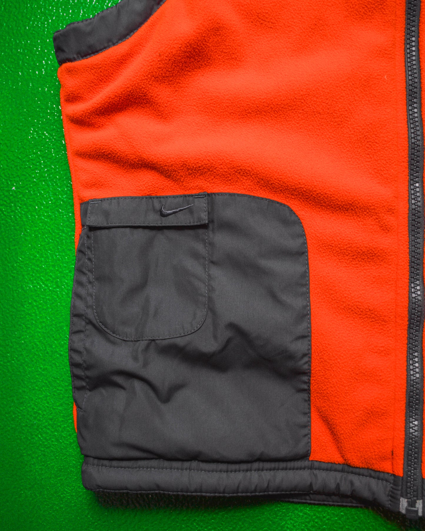 Reversible Fleece  Nylon Red  Black Vest (~M~)