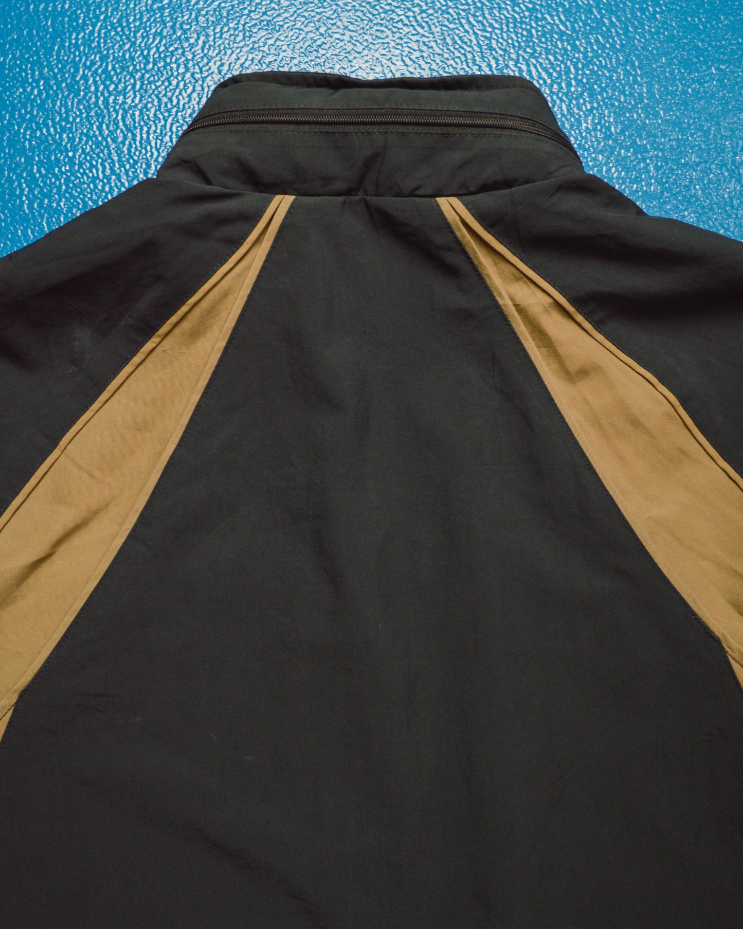 Subtle Tectonic Style Construction Brown Accent Black Windbreaker Jacket (L)