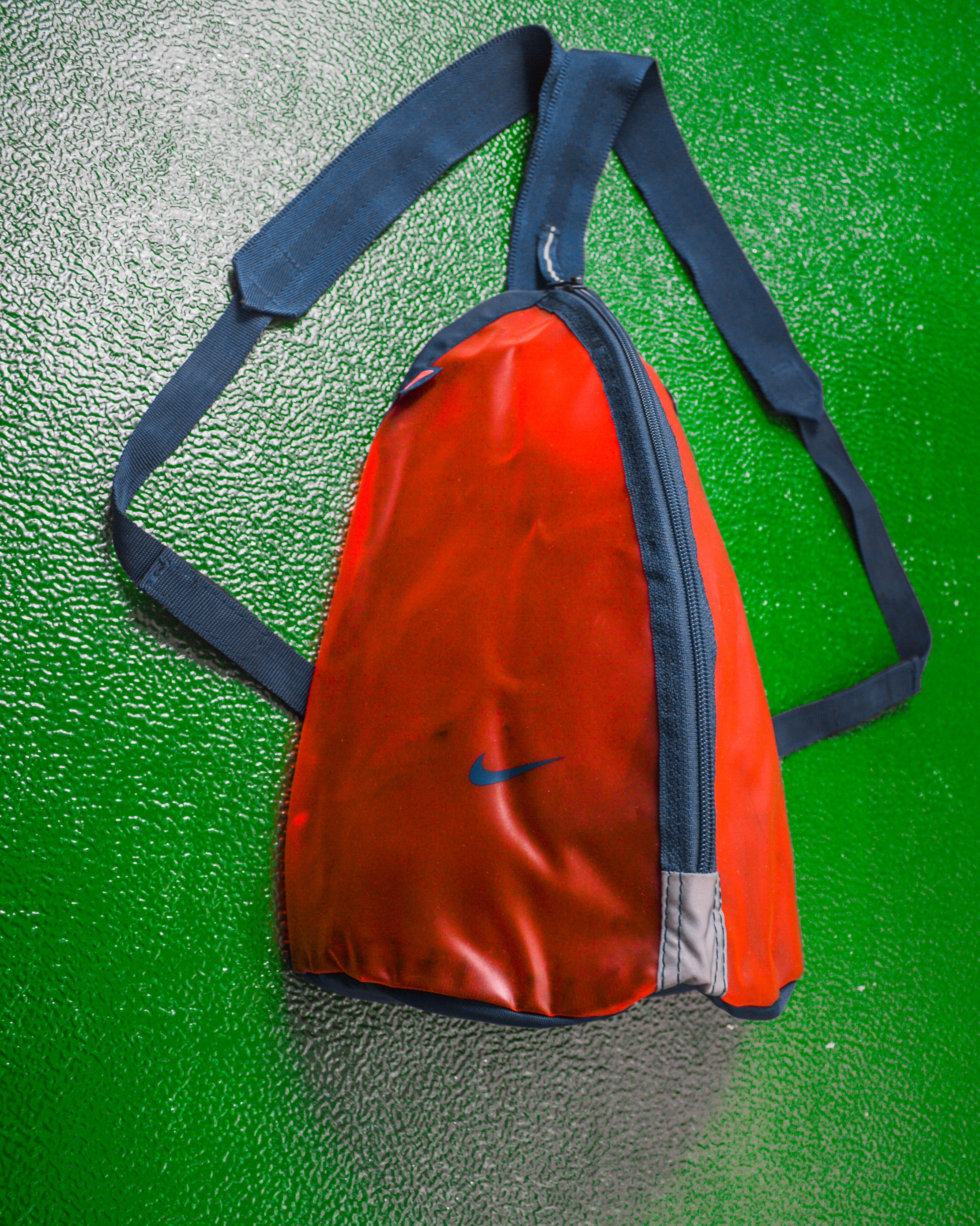 RARE VINTAGE NIKE BAG – Thrift On Store