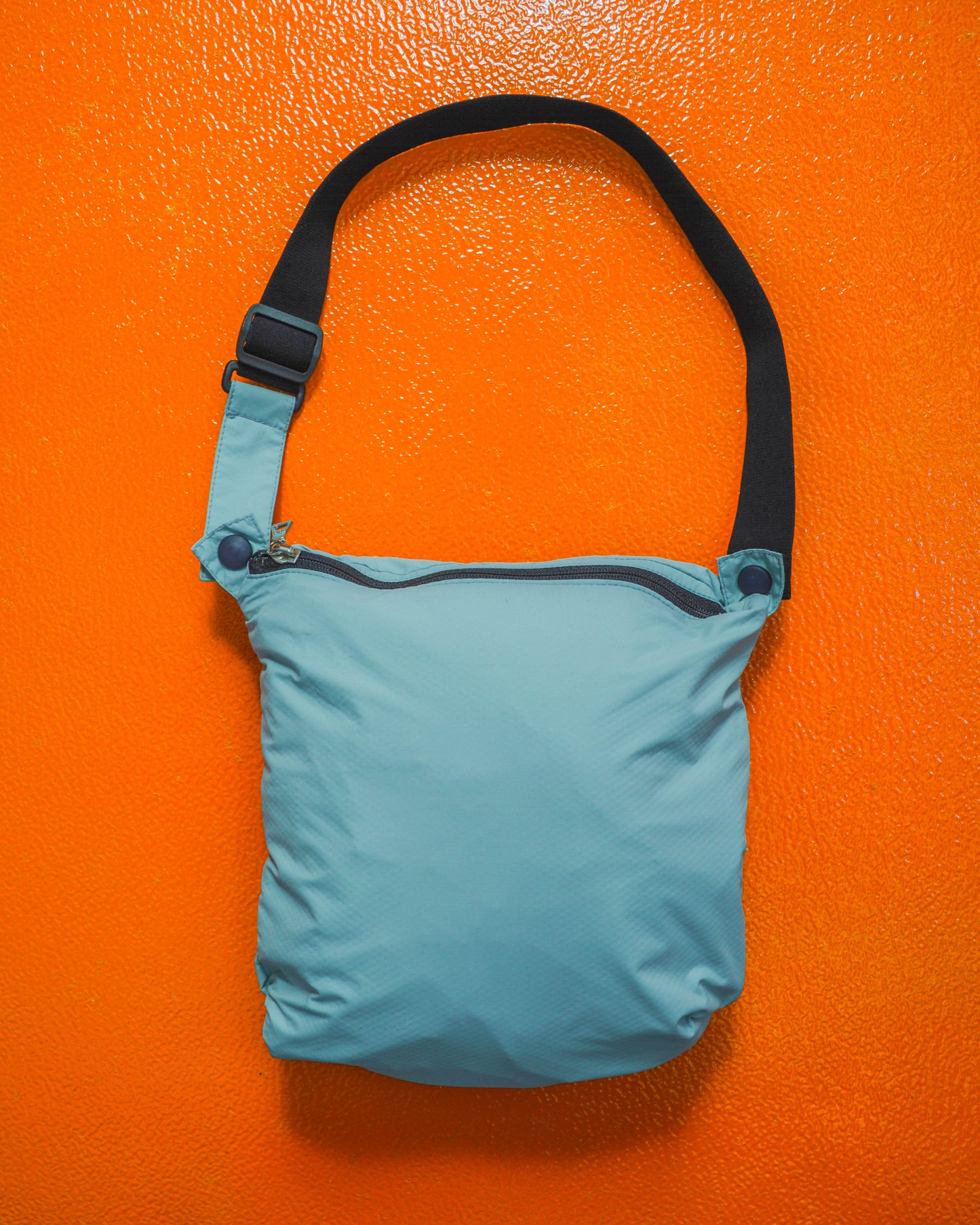 Sport Gore-Tex Ice Blue w Internal Carry / Backpack Straps Packable Jacket ( L ~XL )