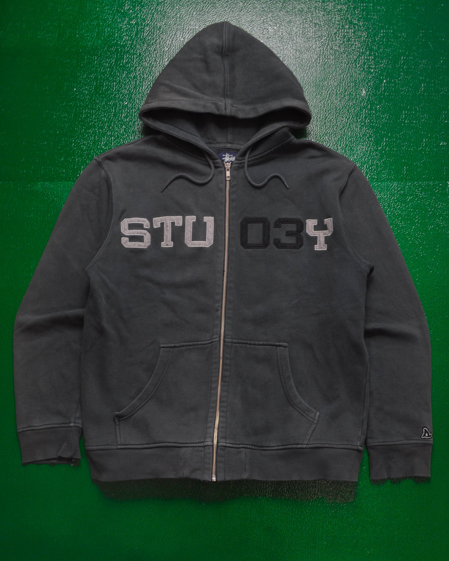 STU03 2003 Graphic Zip Up Hoody (M)