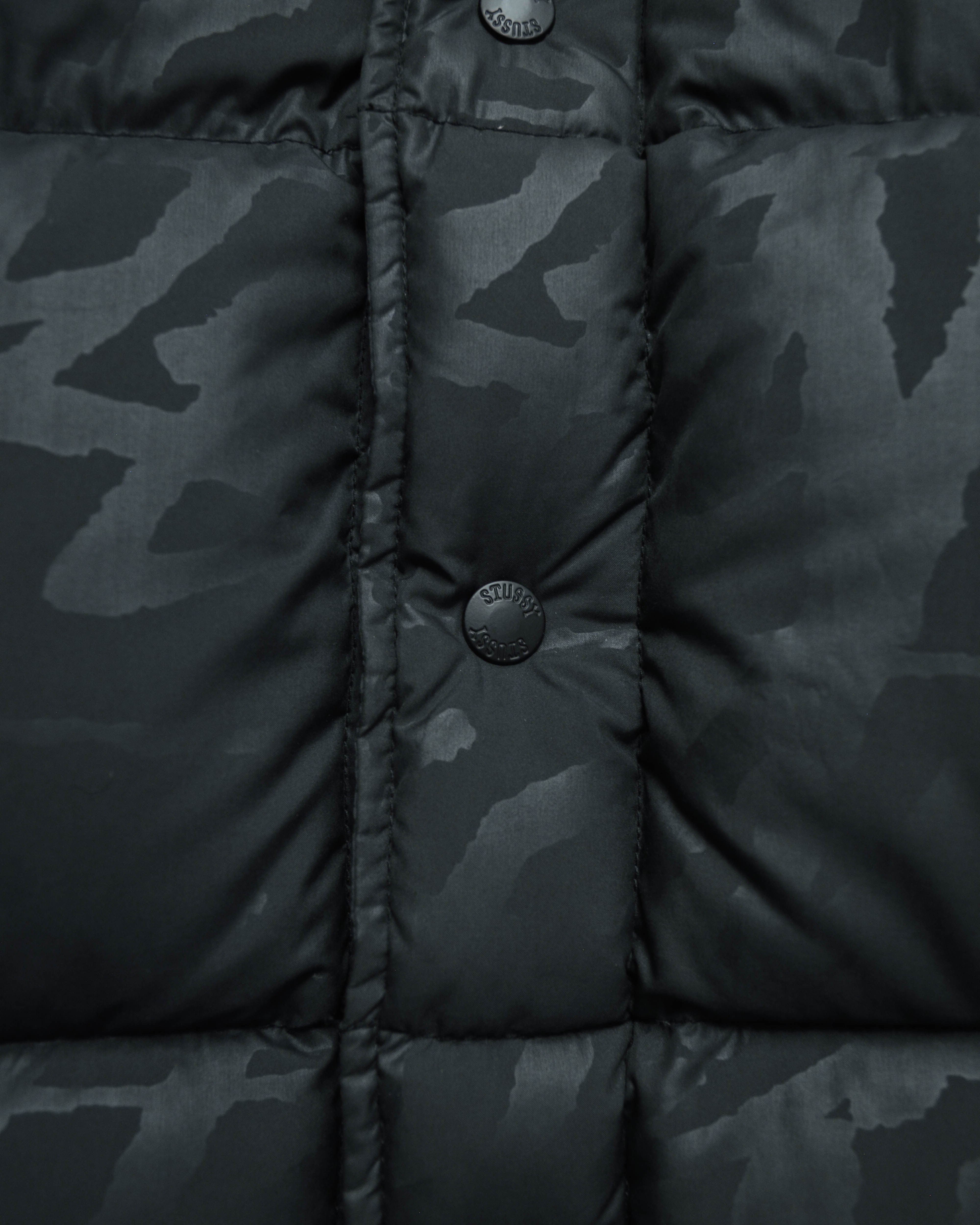 Stussy camo puffer on sale jacket