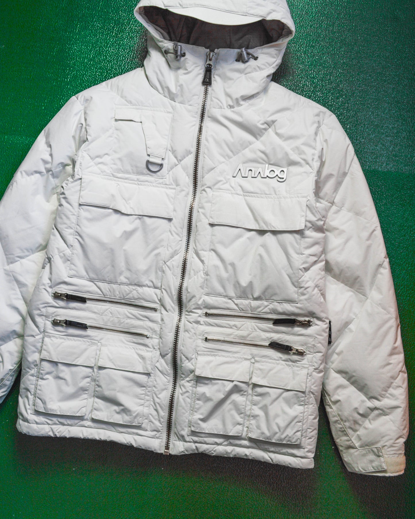 ANALOG Diamond Stitch White Multi Pocket Puffer Jacket (~M~)