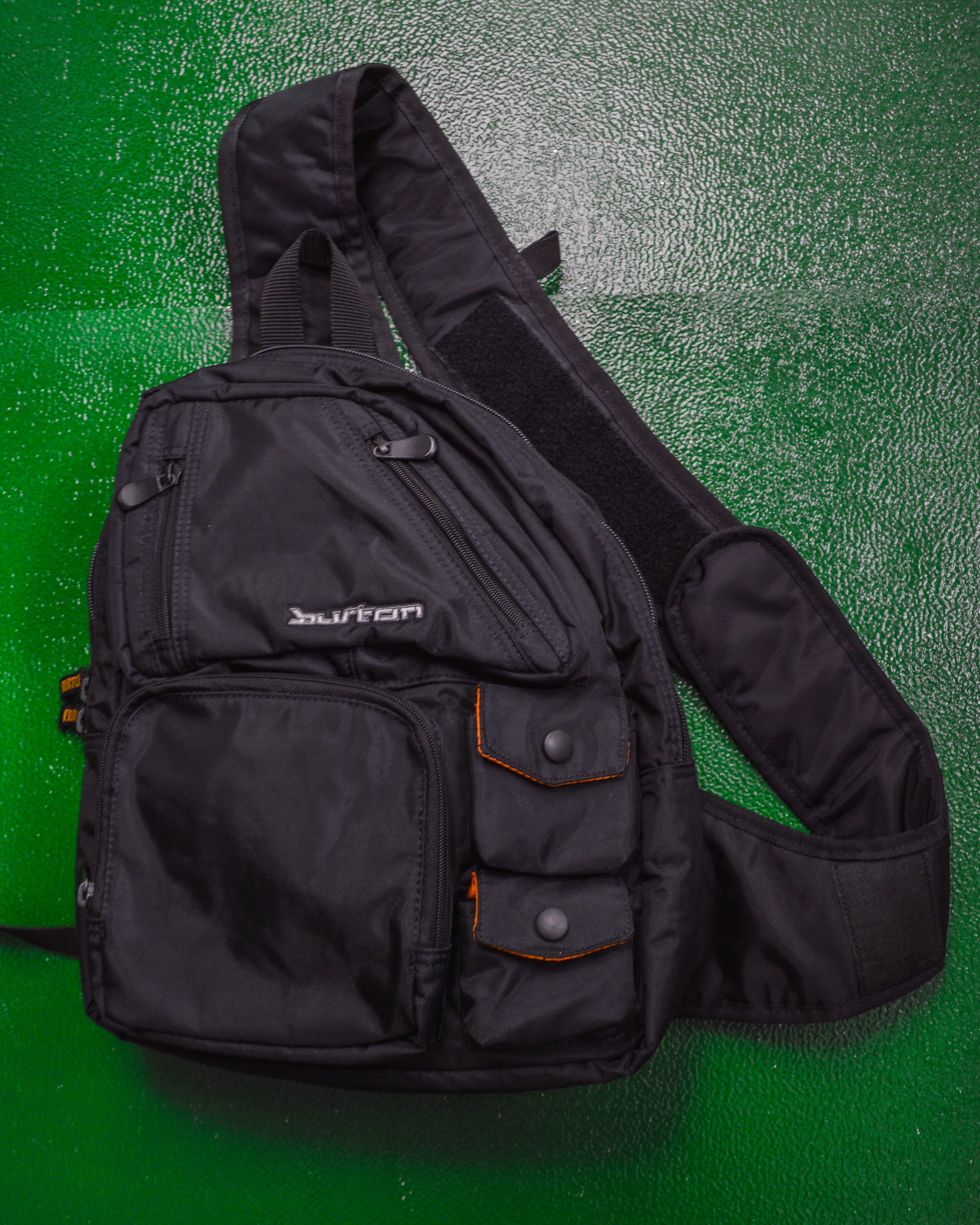 Burton sling bag hotsell