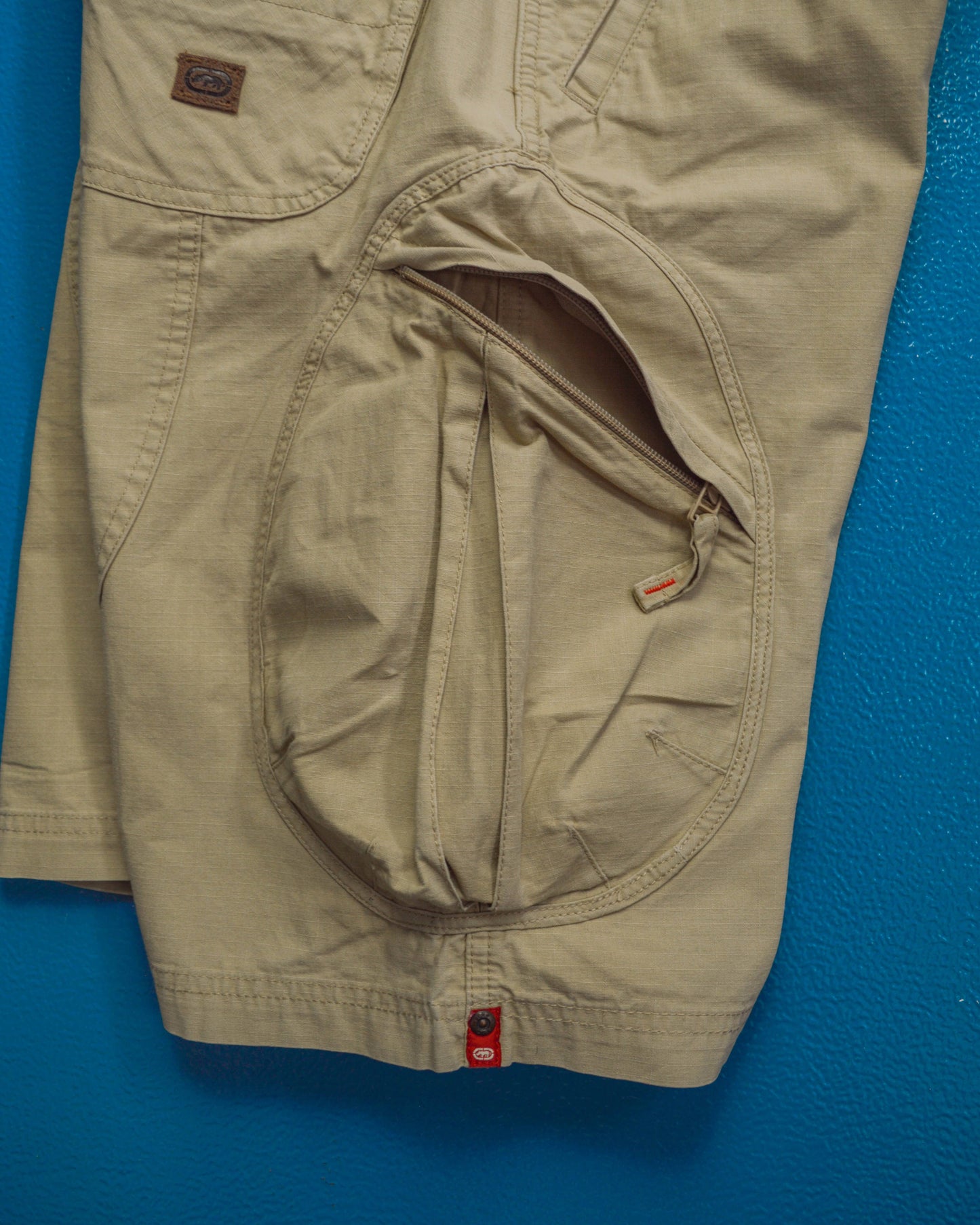 ecko Round / Egg Style Pocket Beige Cargo Shorts (30)