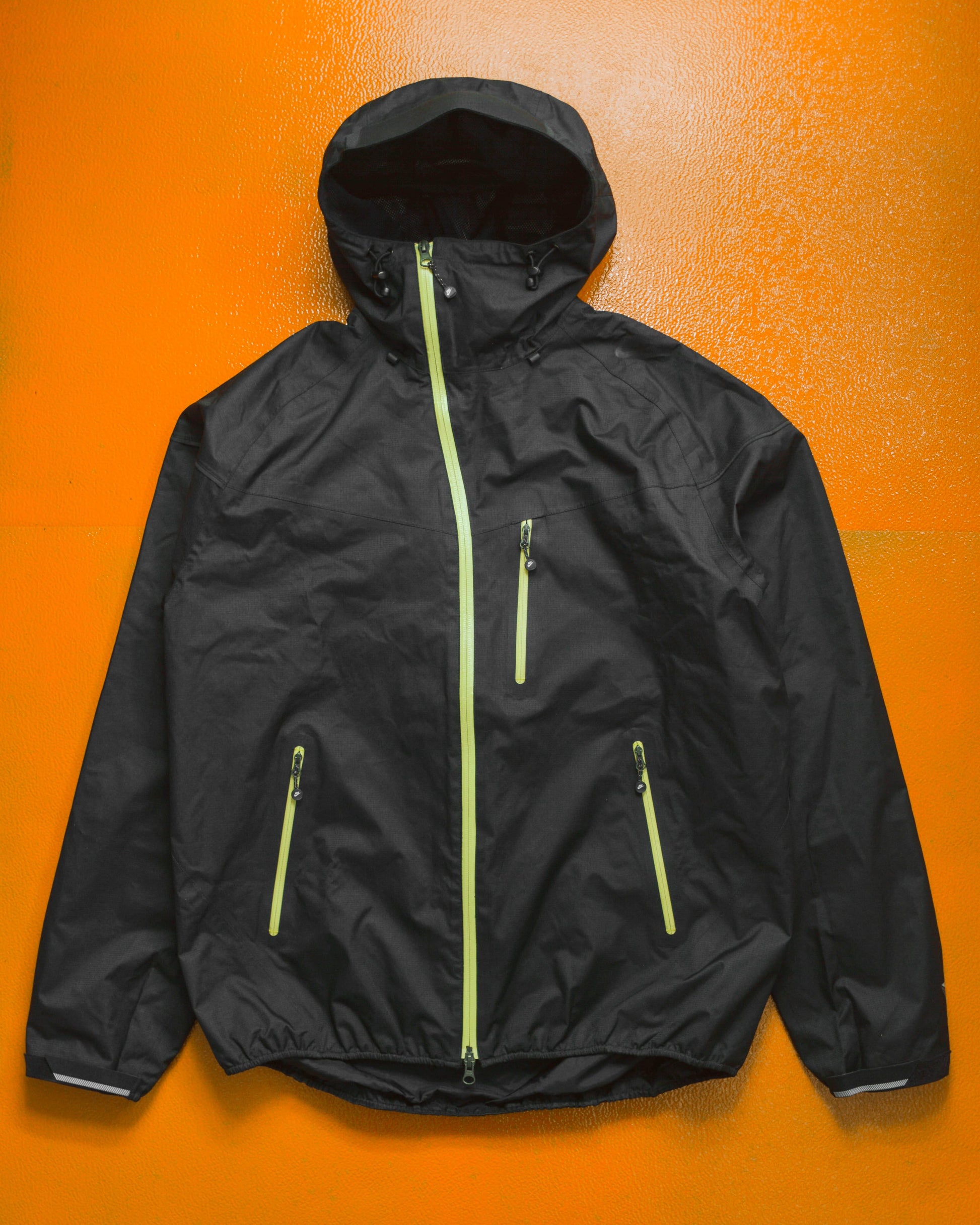 Nike 08 Technical Sidewinder Style Internal Carry Strap Black / Yellow Shell Jacket (~M~)