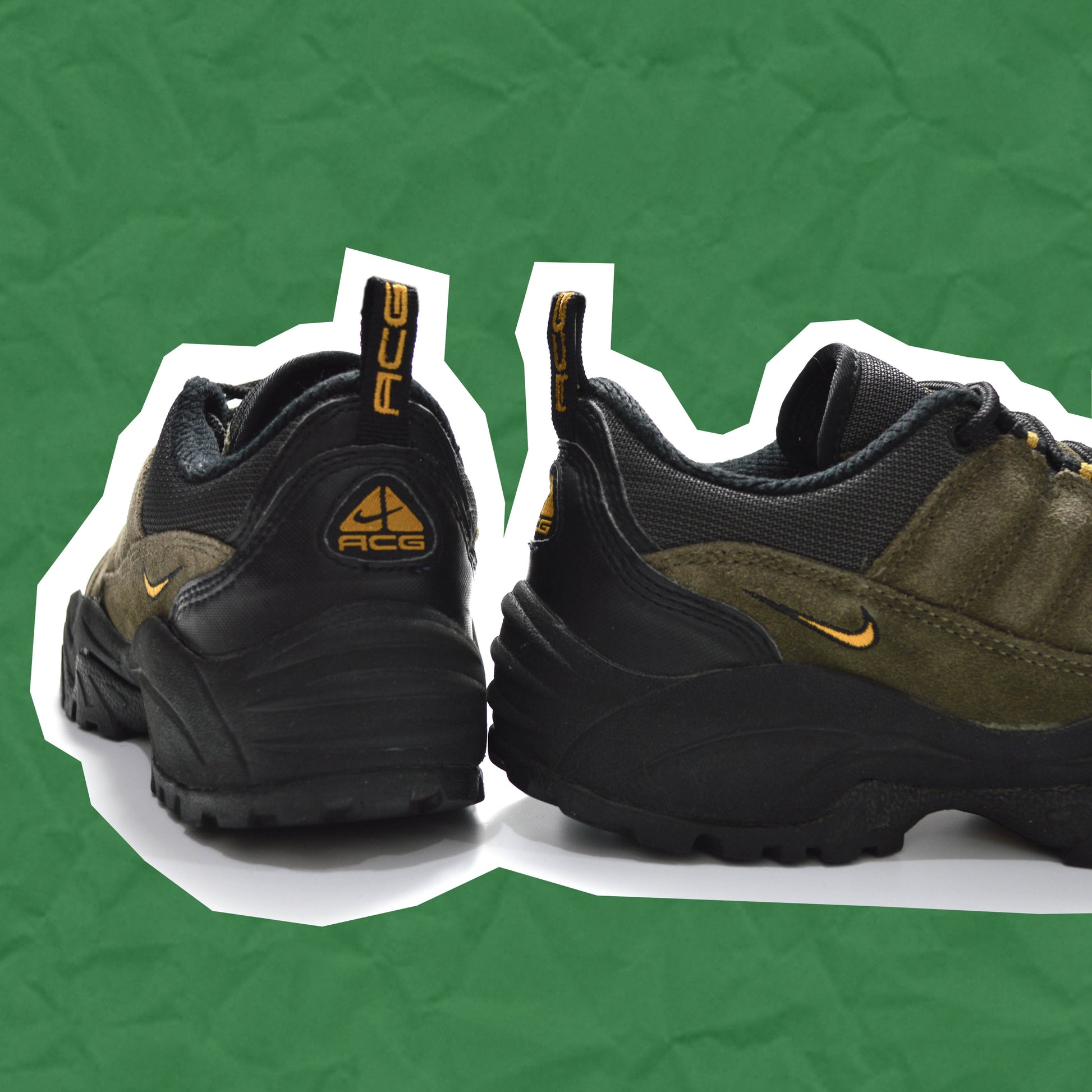 Nike ACG 2002 Hiking Shoes (UK8.5)
