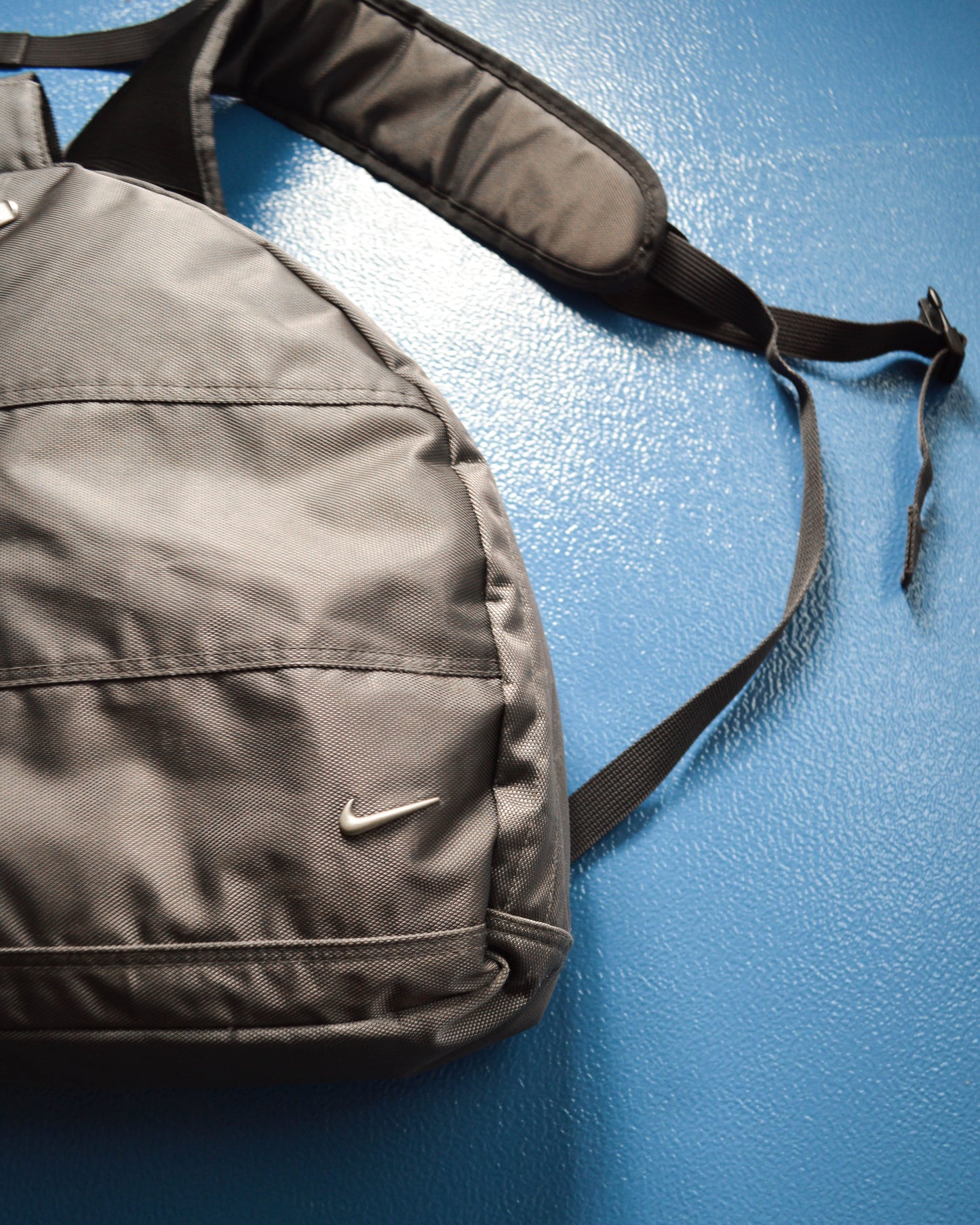 Nike Fall 2000 Metallic Silver Tactical Tri Harness Bag (OS)