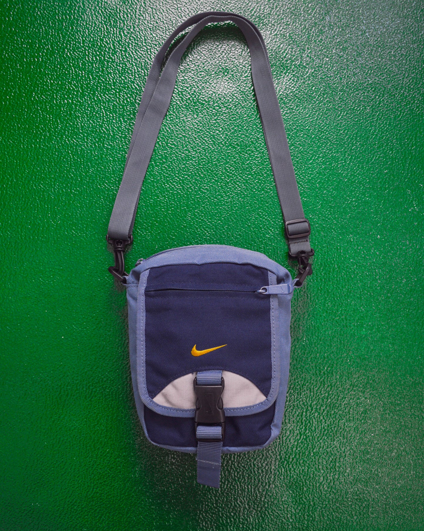 Nike Fall 2001 Blue Side / Shoulder Bag (OS)