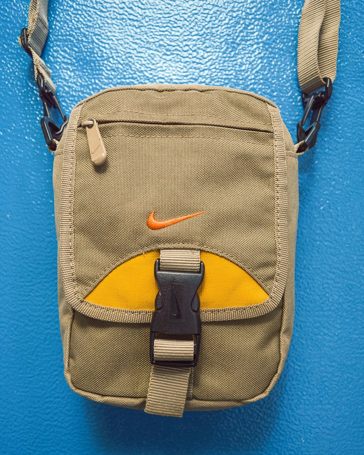 Nike Fall 2001 Tan Side / Shoulder Bag (OS)