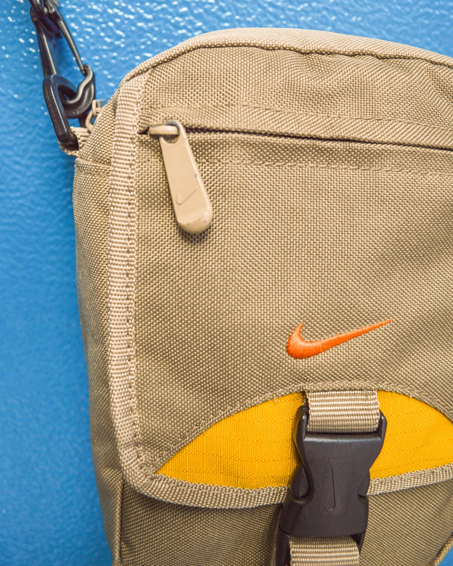 Nike Fall 2001 Tan Side / Shoulder Bag (OS)