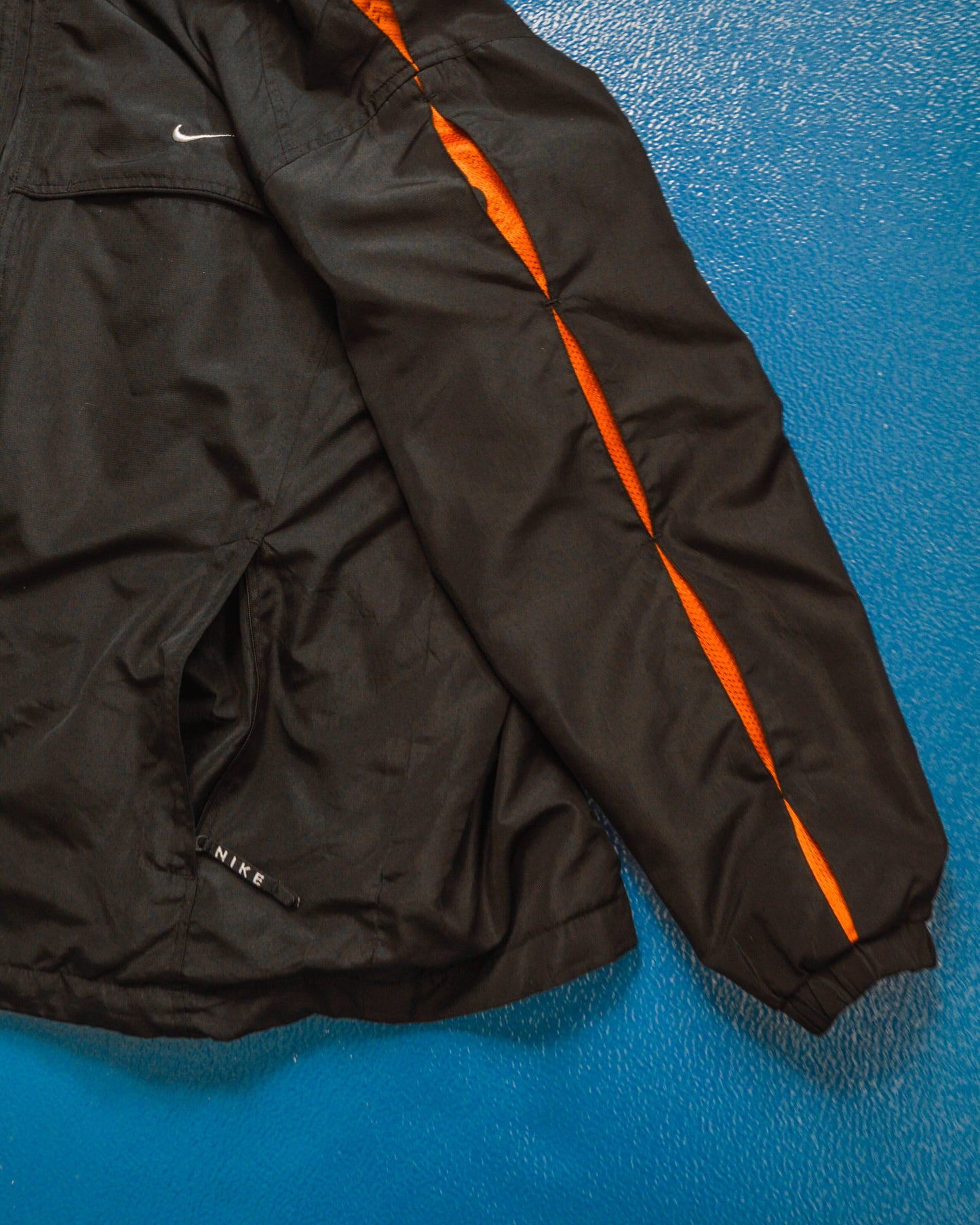 Nike Fall 2001 Tectonic Style Orange Mesh Accent Black Windbreaker Jacket (S)