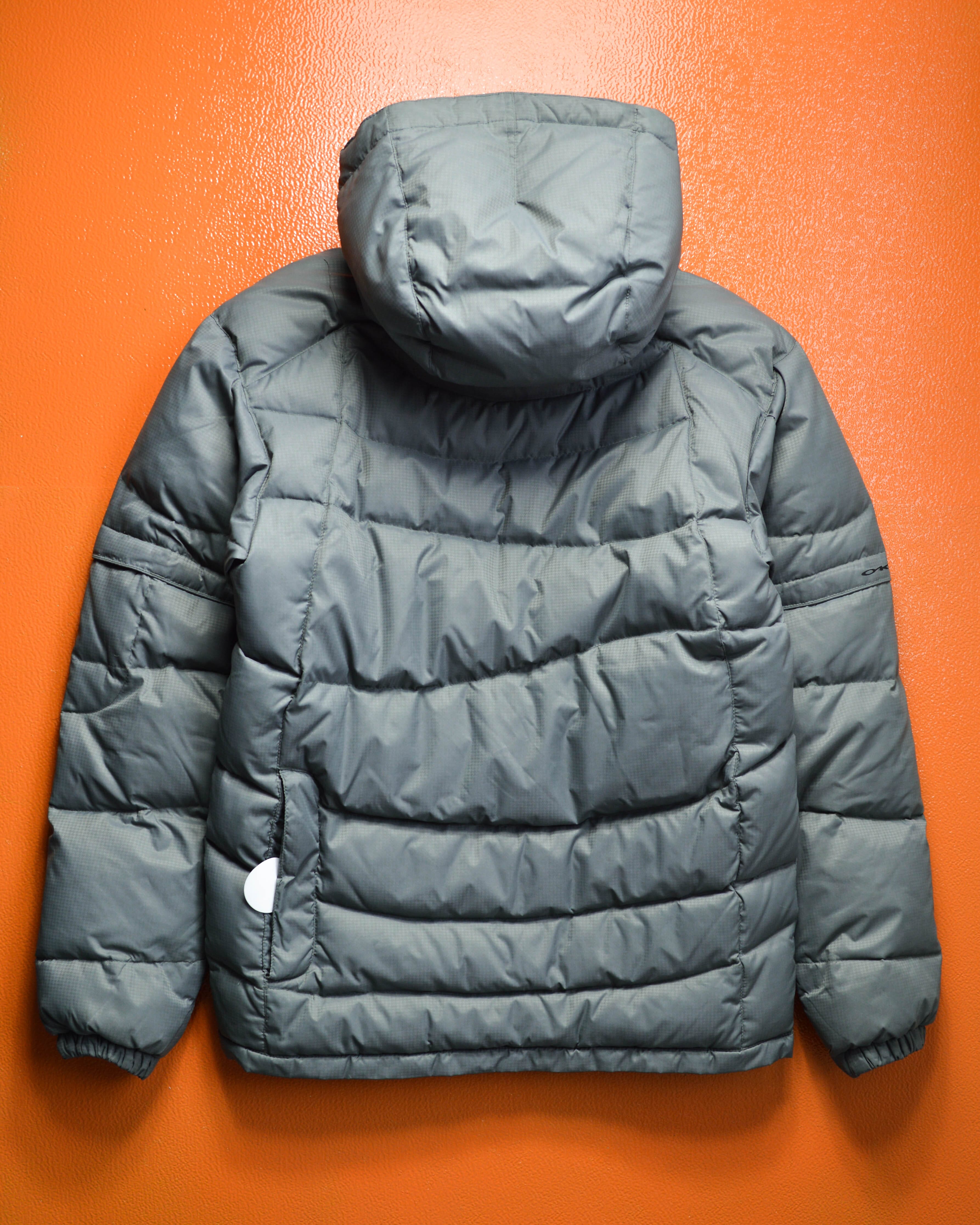 Oakley 2000s Grey Puffer Jacket M shop.allenreji