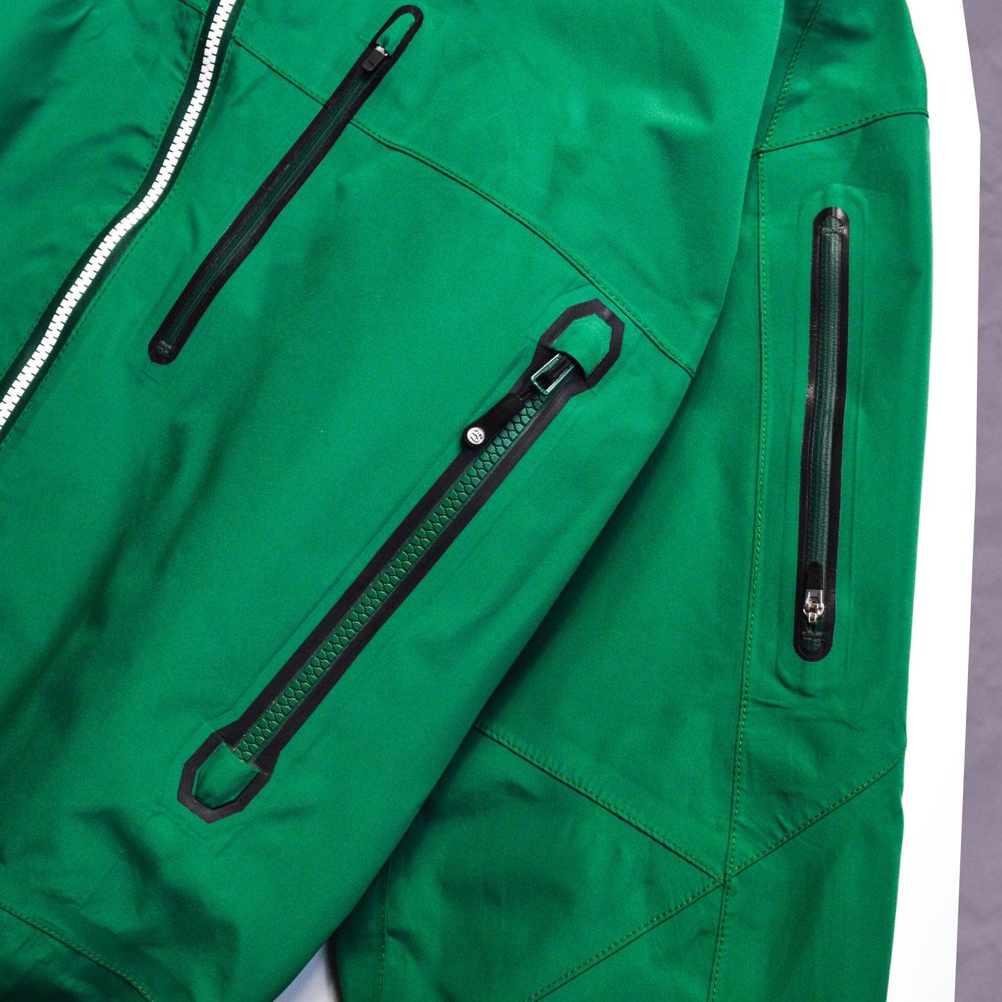 Stussy AFDICEGEAR A/W11 Green Asymmetrical Curved Zip Gore-tex Jacket (L & XL)