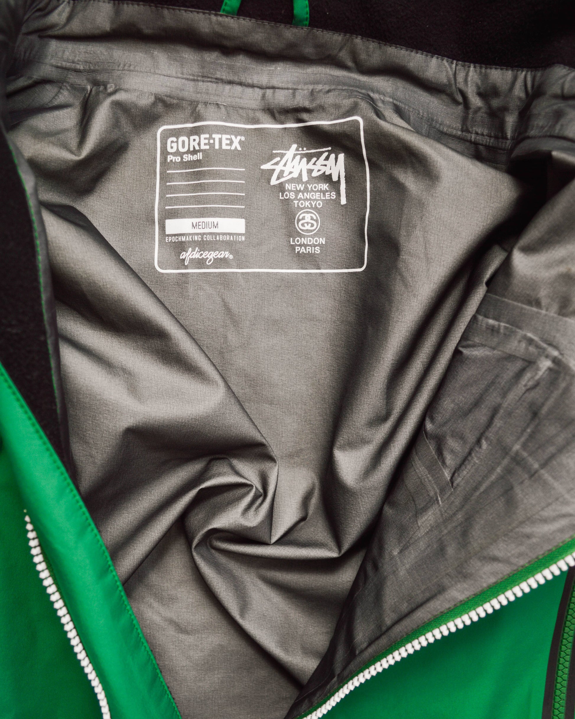 Stussy AFDICEGEAR A/W11 Green Asymmetrical Curved Zip Gore-tex Jacket (~M~)