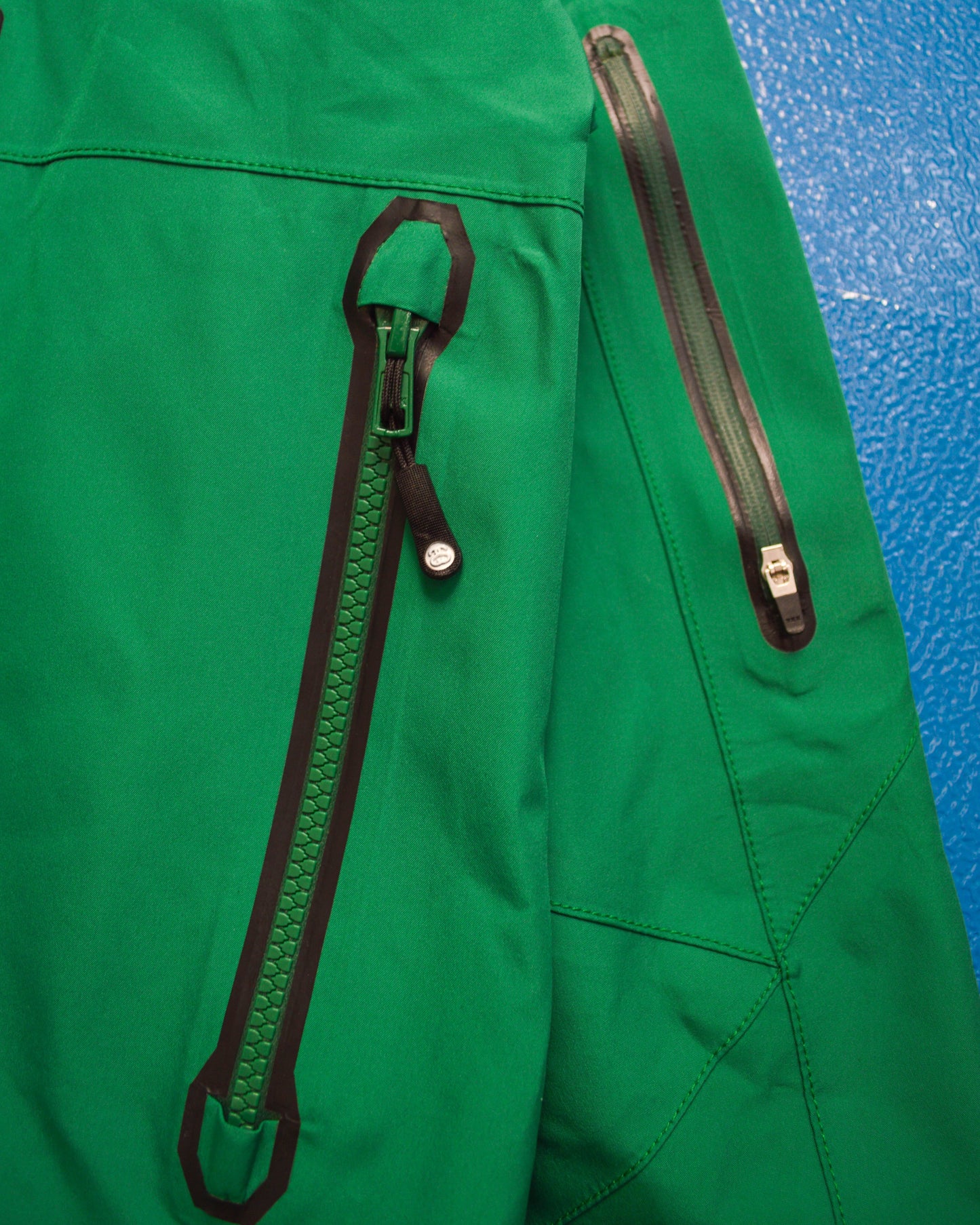 Stussy AFDICEGEAR A/W11 Green Asymmetrical Curved Zip Gore-tex Jacket (~M~)