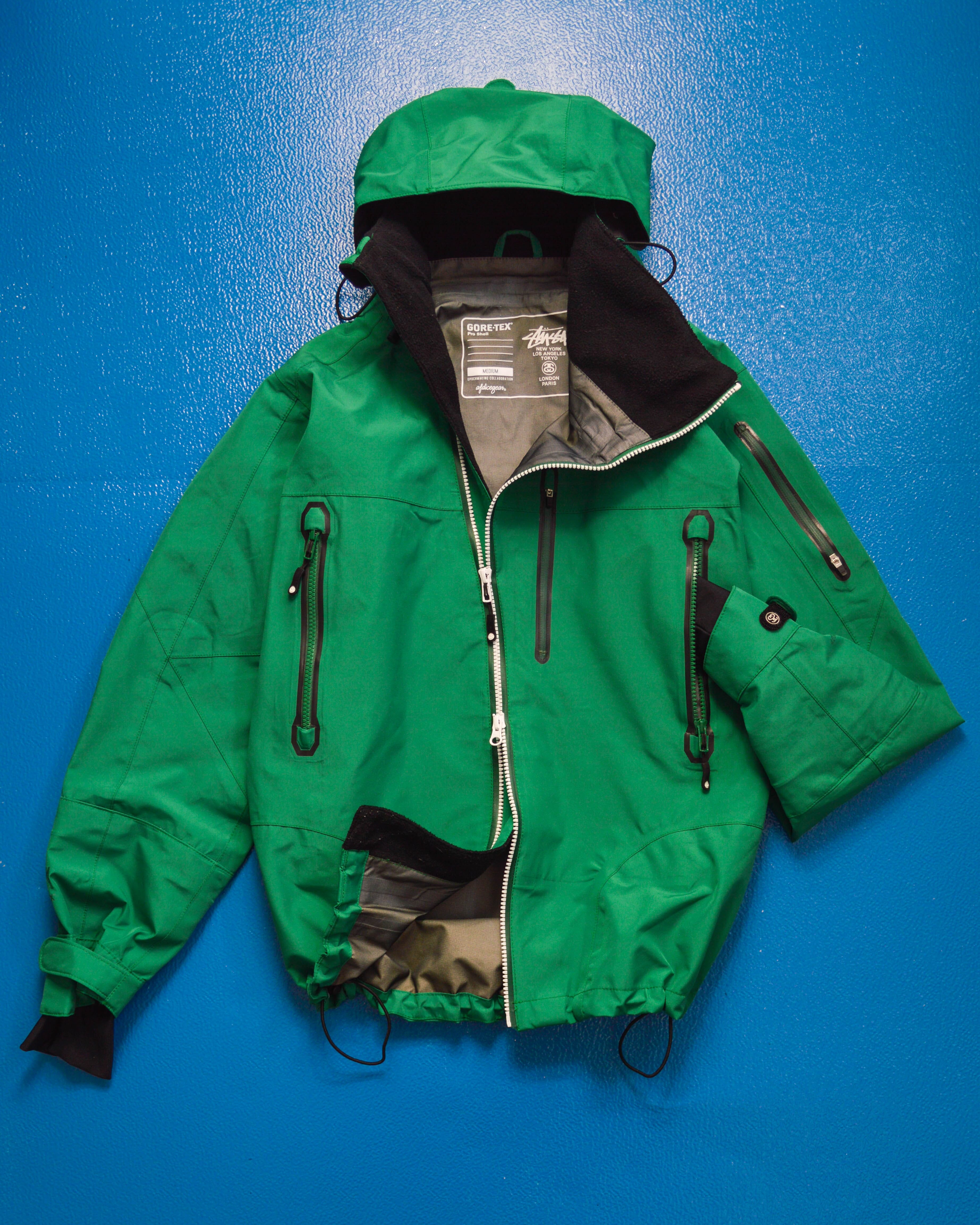 AFDICEGEAR A/W11 Green Asymmetrical Curved Zip Gore-tex Jacket (~M~)