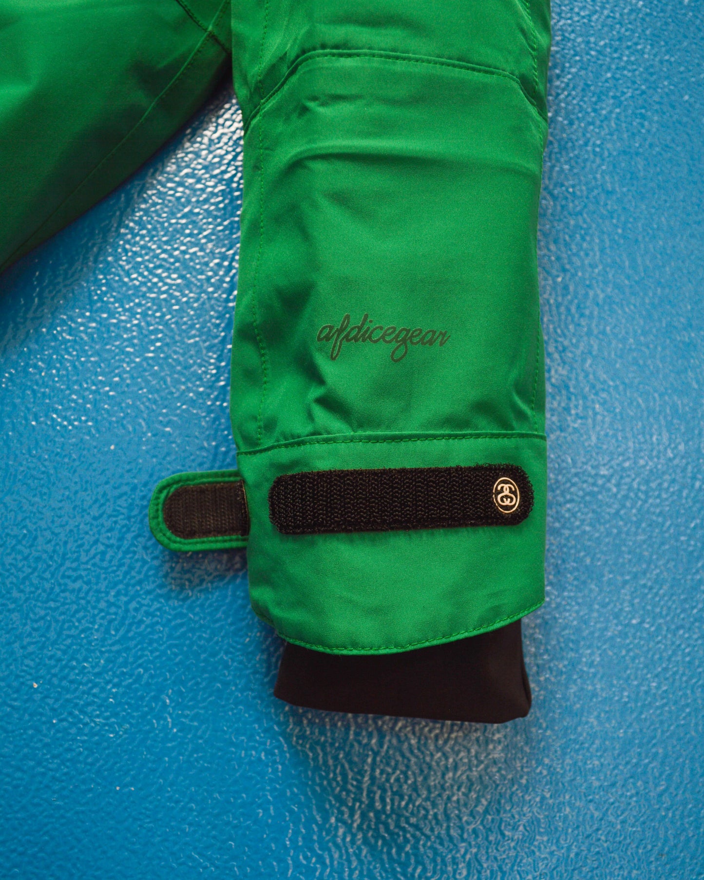 Stussy AFDICEGEAR A/W11 Green Asymmetrical Curved Zip Gore-tex Jacket (~M~)